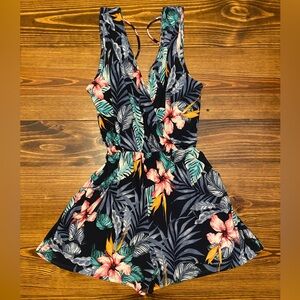 Floral Romper, Girls Size Large, With Pockets, Great Condition